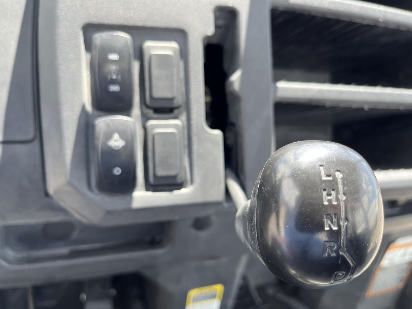 ./imagenes/INVOICE/2019/18259/JOHN DEERE XUV835E (8).JPG